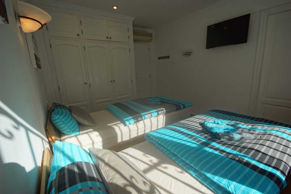 Schlafzimmer 2 - 1